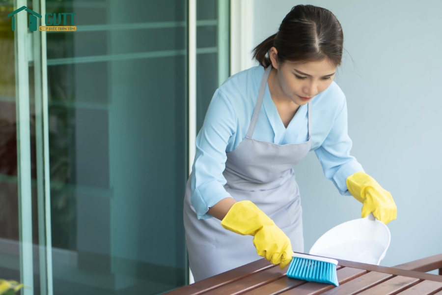 Giúp việc gia đình
